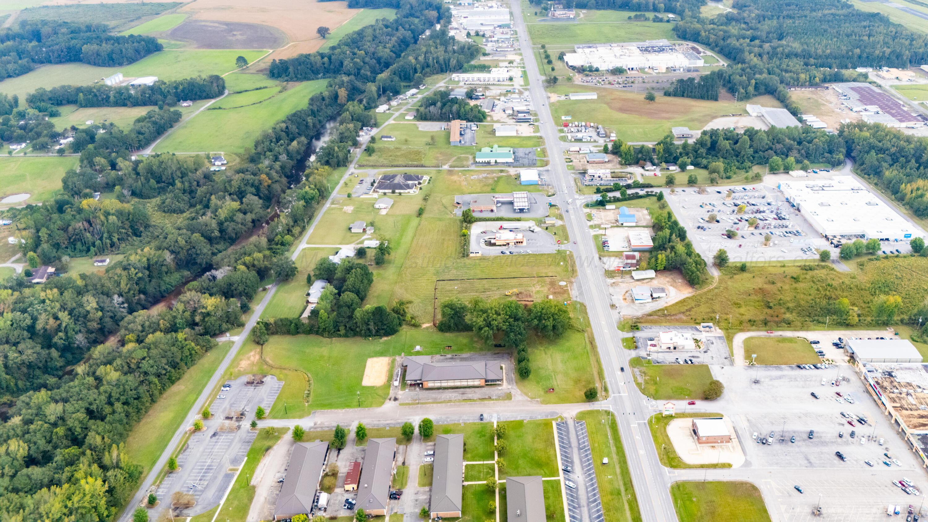 South Military Street North Hamilton, AL 35570 - Photo 11 of 14 dji_fly_20251007_142526_0274_17598934018