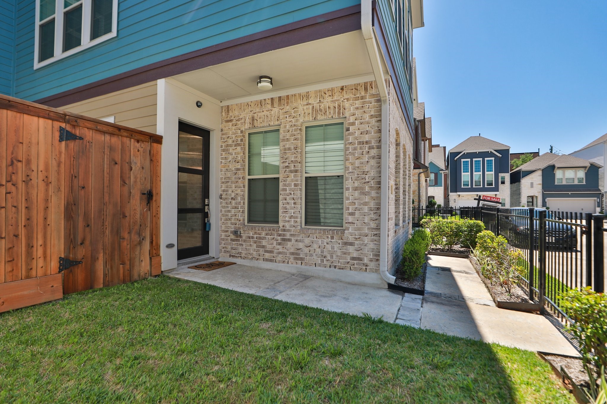 2039 Jadeite Trace Houston, TX 77077 - Photo 4 of 50
