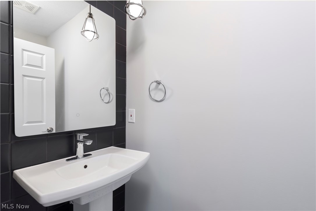 25717 Butternut Ridge Road North Olmsted, OH 44070 - Photo 23 of 34 Gallery Image 23
