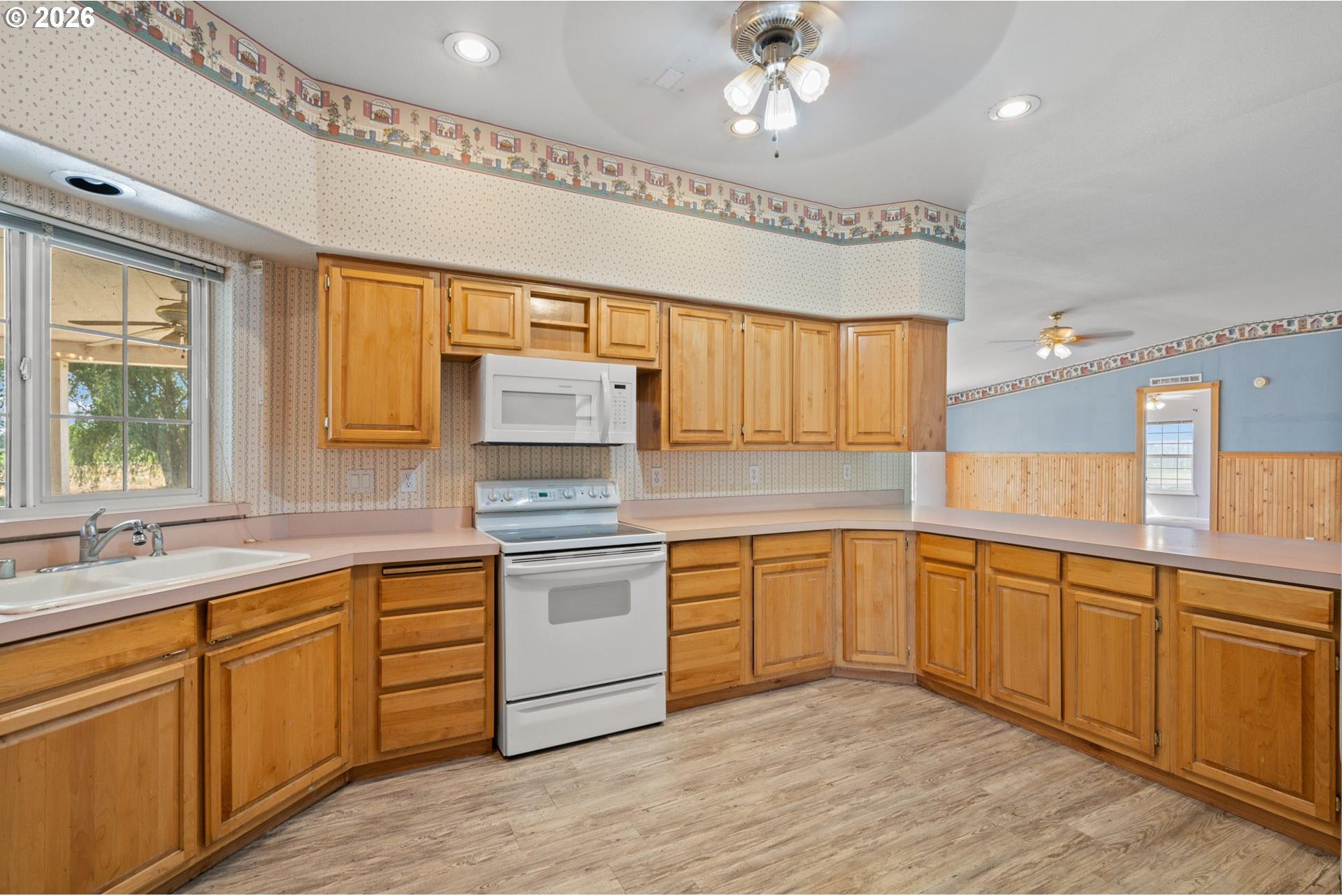 32847 West Walls Road Hermiston, OR 97838 - Photo 9 of 37 Gallery Image 9