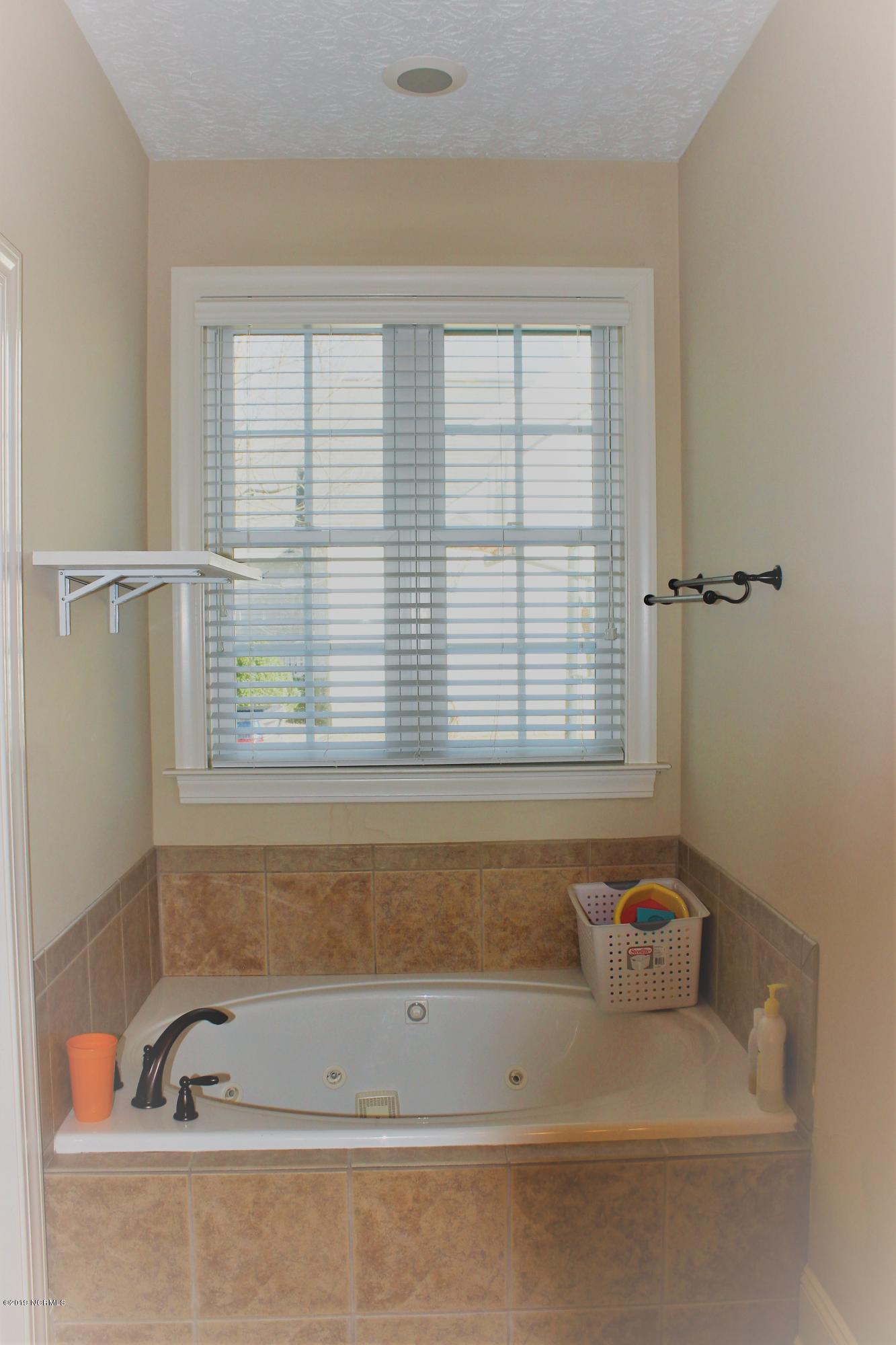 126 East Holly Ridge Road New Bern, NC 28562 - Photo 13 of 23 JETTED TUB