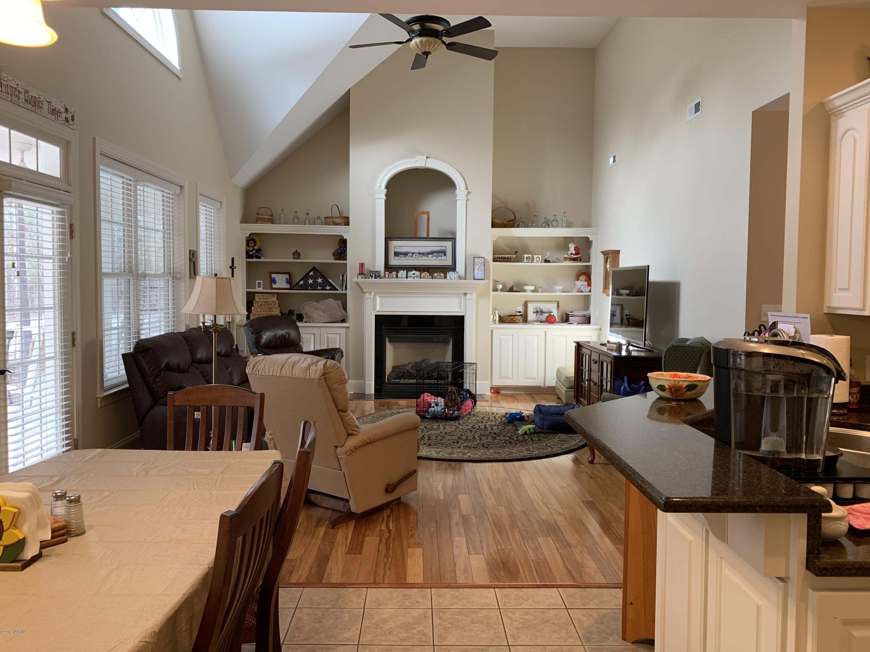 126 East Holly Ridge Road New Bern, NC 28562 - Photo 4 of 23 GREAT ROOM