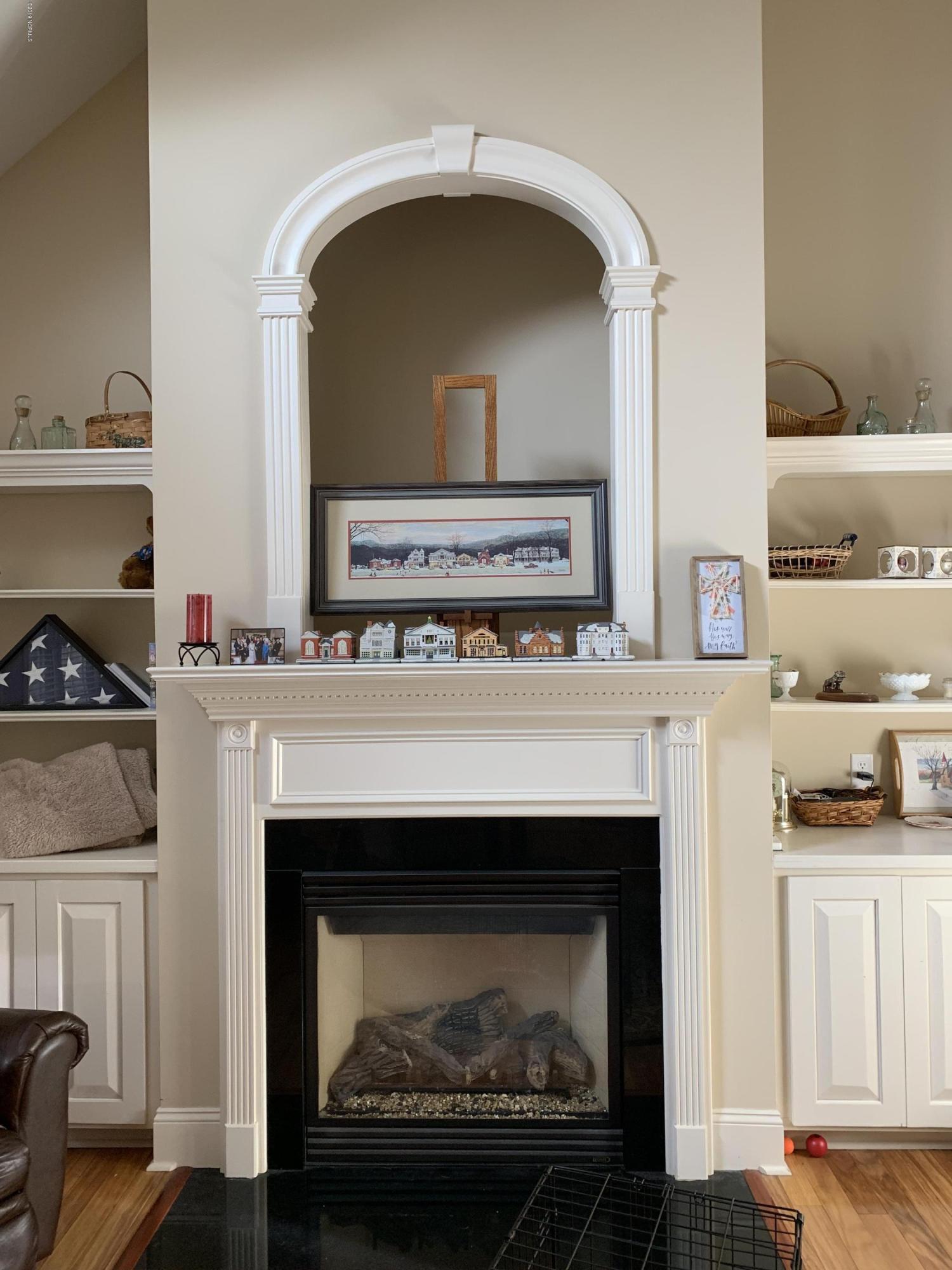 126 East Holly Ridge Road New Bern, NC 28562 - Photo 5 of 23 WITH BEAUTIFUL MOLDINGS