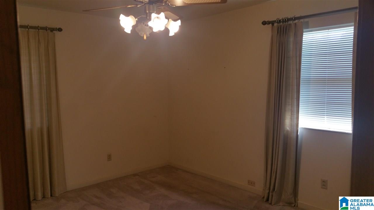 809 9th Way Pleasant Grove, AL 35127 - Photo 5 of 20