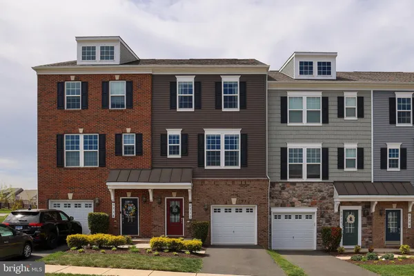 $572,500 | 6212 Quinns Creek Drive, Haymarket, VA 20169