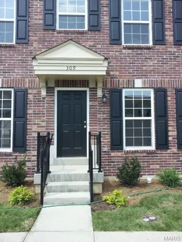 $235,000 | 309 Willott Square Drive, St. Peters, MO 63376