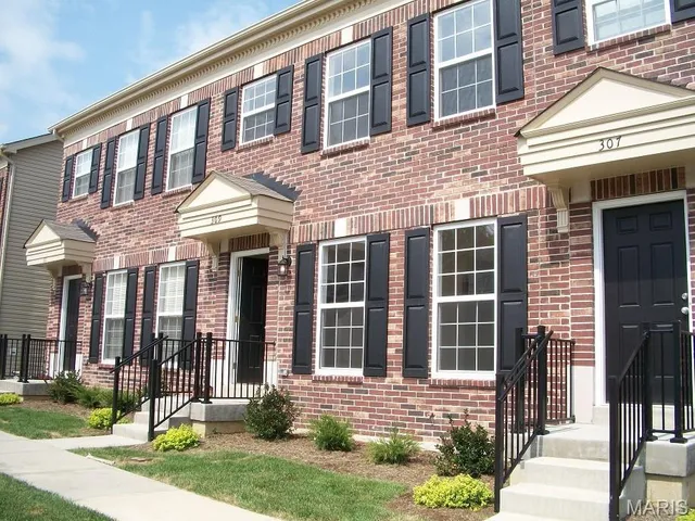 $235,000 | 309 Willott Square Drive, St. Peters, MO 63376