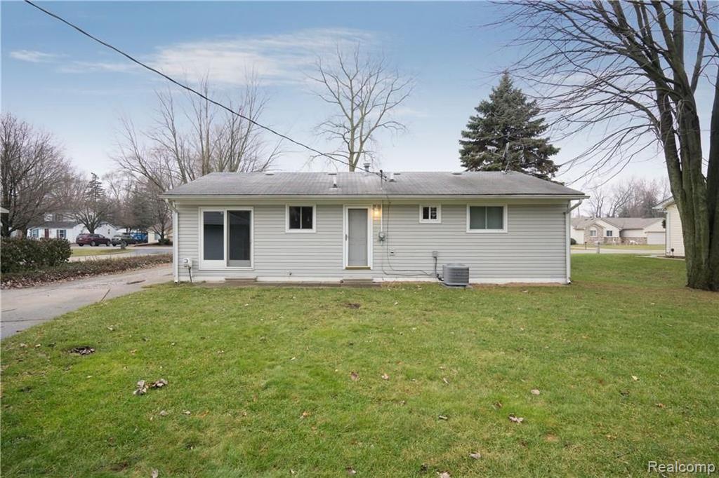 2725 Bridget Avenue Rochester Hills, MI 48307 - Photo 5 of 21