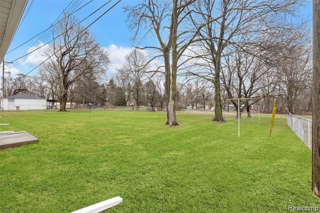 22104 Gill Road Farmington Hills, MI 48335 - Photo 34 of 39