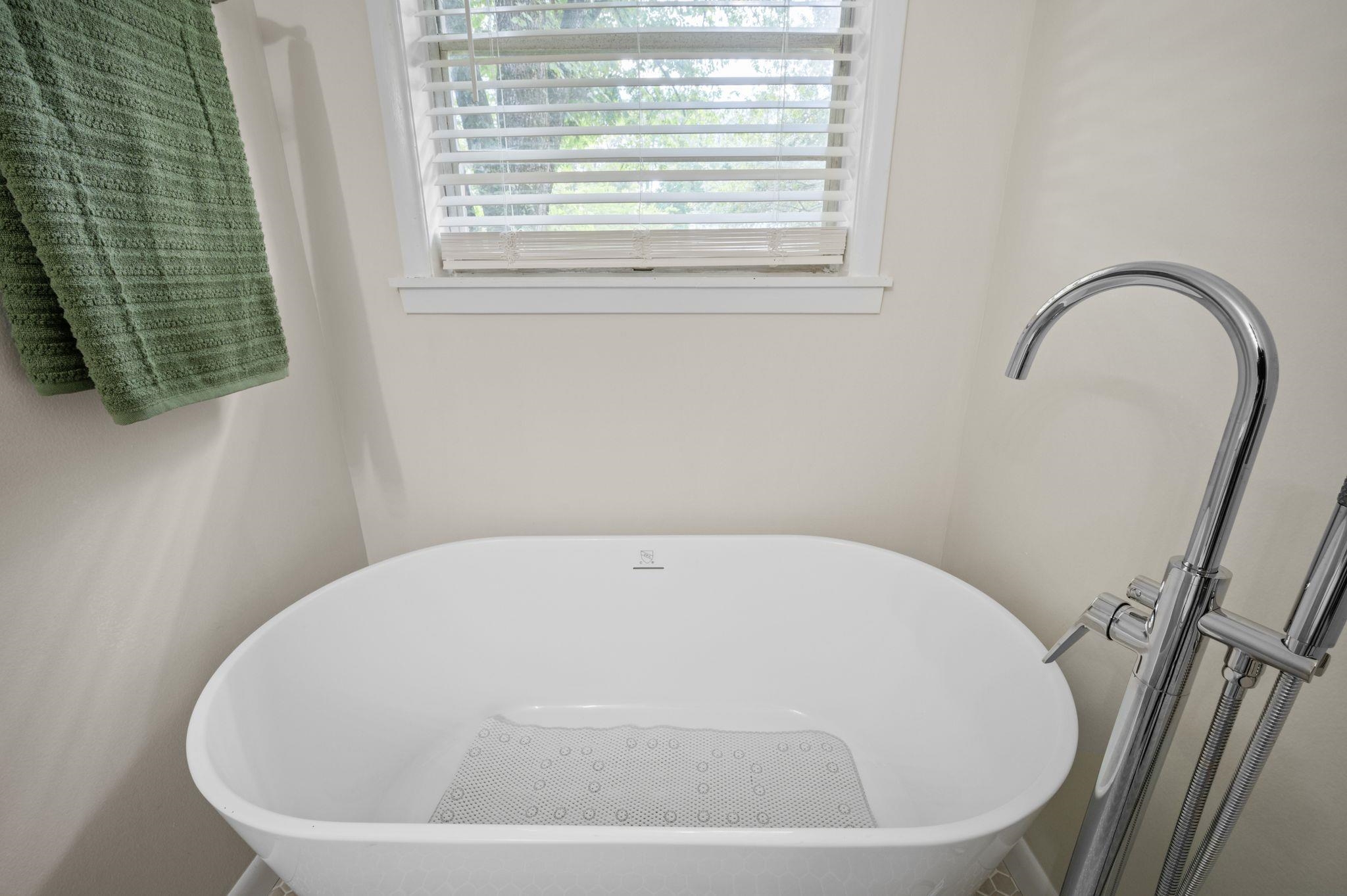 805 Marks Avenue Bay Minette, AL 36507 - Photo 21 of 24 Bathroom