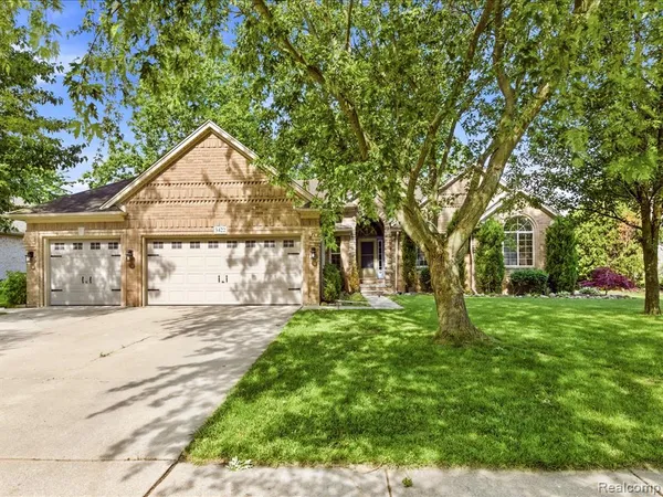 $519,900 | 3422 Woodfield Drive, East China, MI 48054