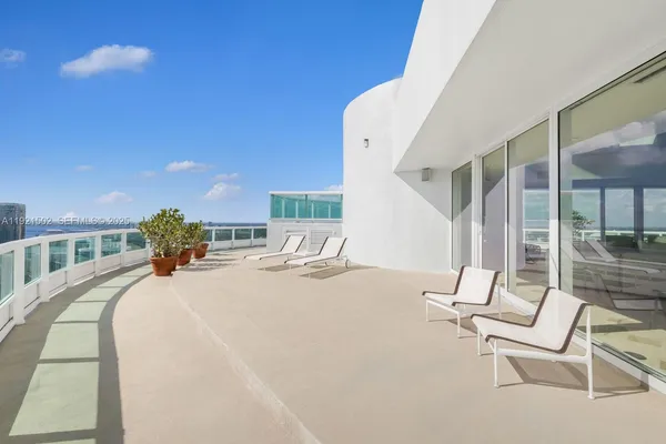 $11,990,000 | 1643 Brickell Avenue, Unit PH4902, Miami, FL 33129