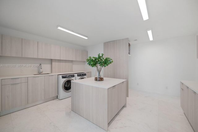 $11,990,000 | 1643 Brickell Avenue, Unit 4902, Miami, FL 33129