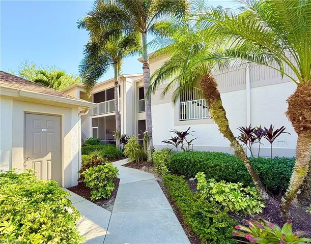 $425,000 | 8520 Naples Heritage Drive, Unit 923, Naples, FL 34112