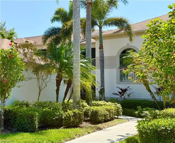 $425,000 | 8520 Naples Heritage Drive, Unit 923, Naples, FL 34112