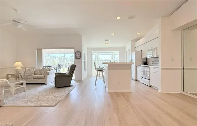 $425,000 | 8520 Naples Heritage Drive, Unit 923, Naples, FL 34112