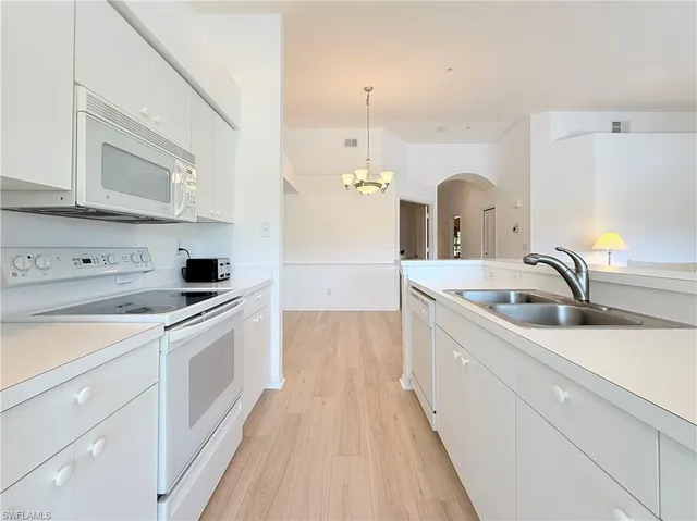 $425,000 | 8520 Naples Heritage Drive, Unit 923, Naples, FL 34112