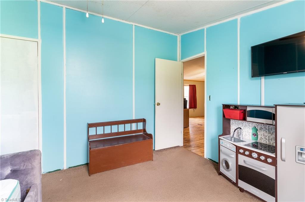 3447 Fairview Farm Road Asheboro, NC 27205 - Photo 21 of 29 Second Bedroom