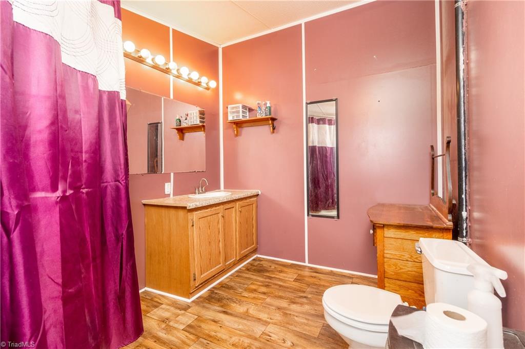 3447 Fairview Farm Road Asheboro, NC 27205 - Photo 27 of 29 Primary Bathroom