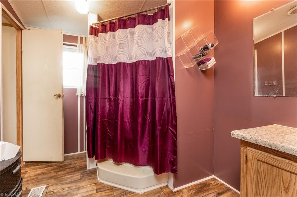 3447 Fairview Farm Road Asheboro, NC 27205 - Photo 28 of 29 Primary Bathroom