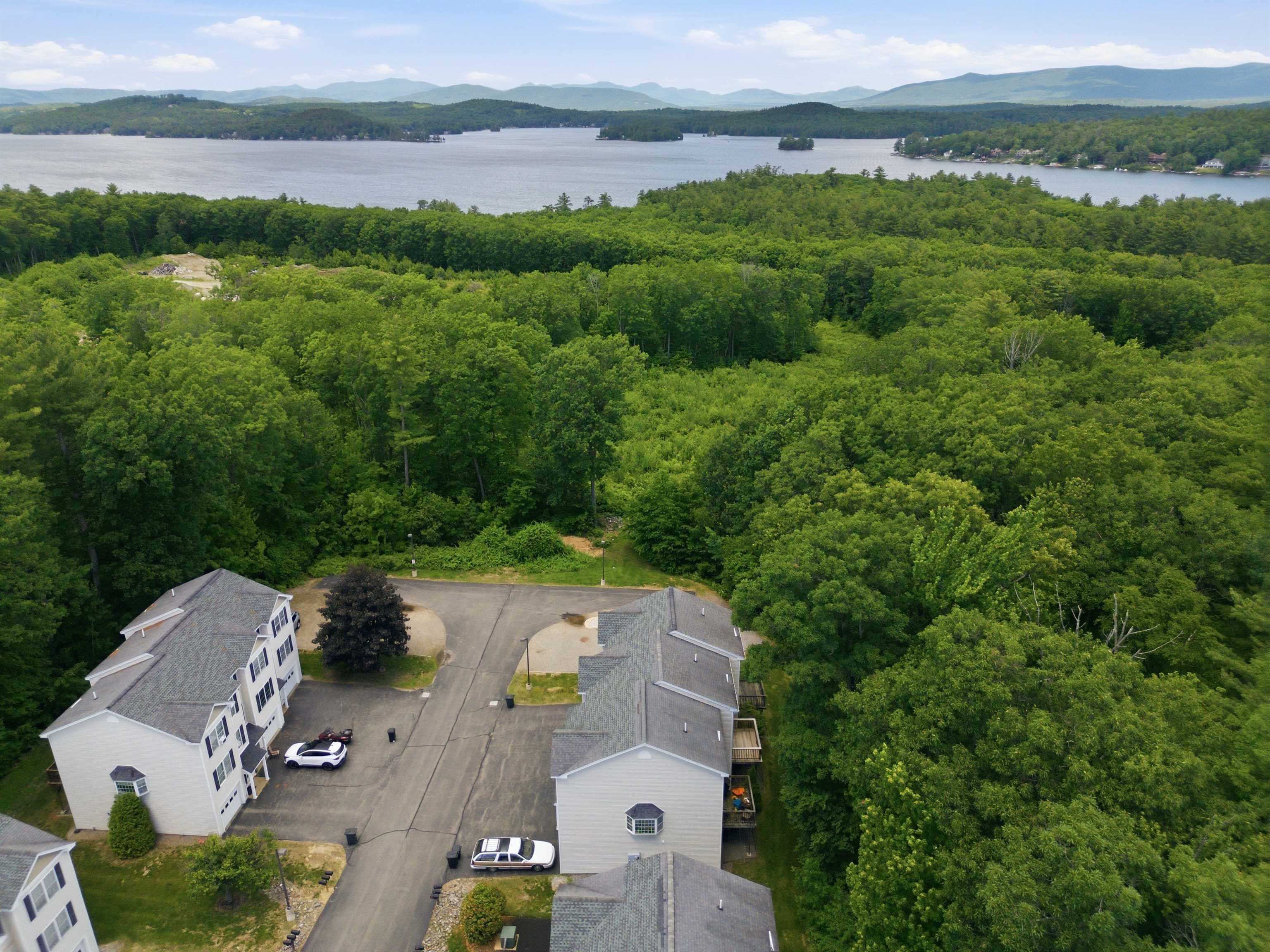 29 Melissa Way, Unit B Laconia, NH 03246 - Photo 3 of 56