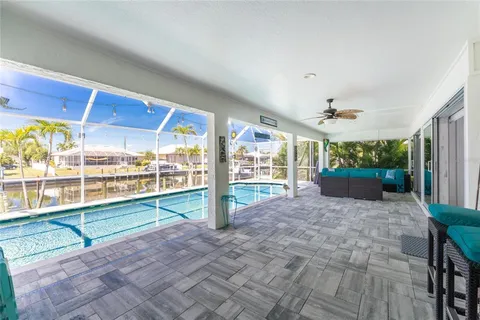 $874,900 | 391 Vía Esplanade, Punta Gorda, FL 33950
