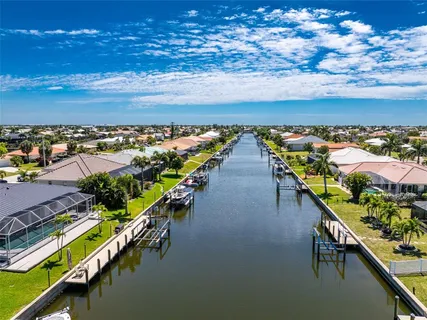$874,900 | 391 Vía Esplanade, Punta Gorda, FL 33950