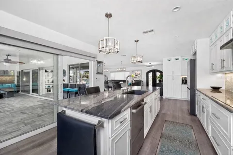 $874,900 | 391 Vía Esplanade, Punta Gorda, FL 33950