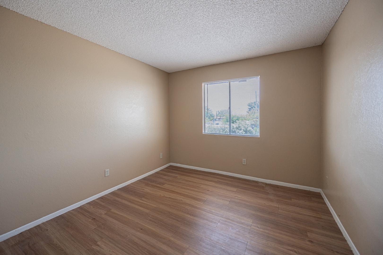 4724 East Portland Street Phoenix, AZ 85008 - Photo 9 of 16
