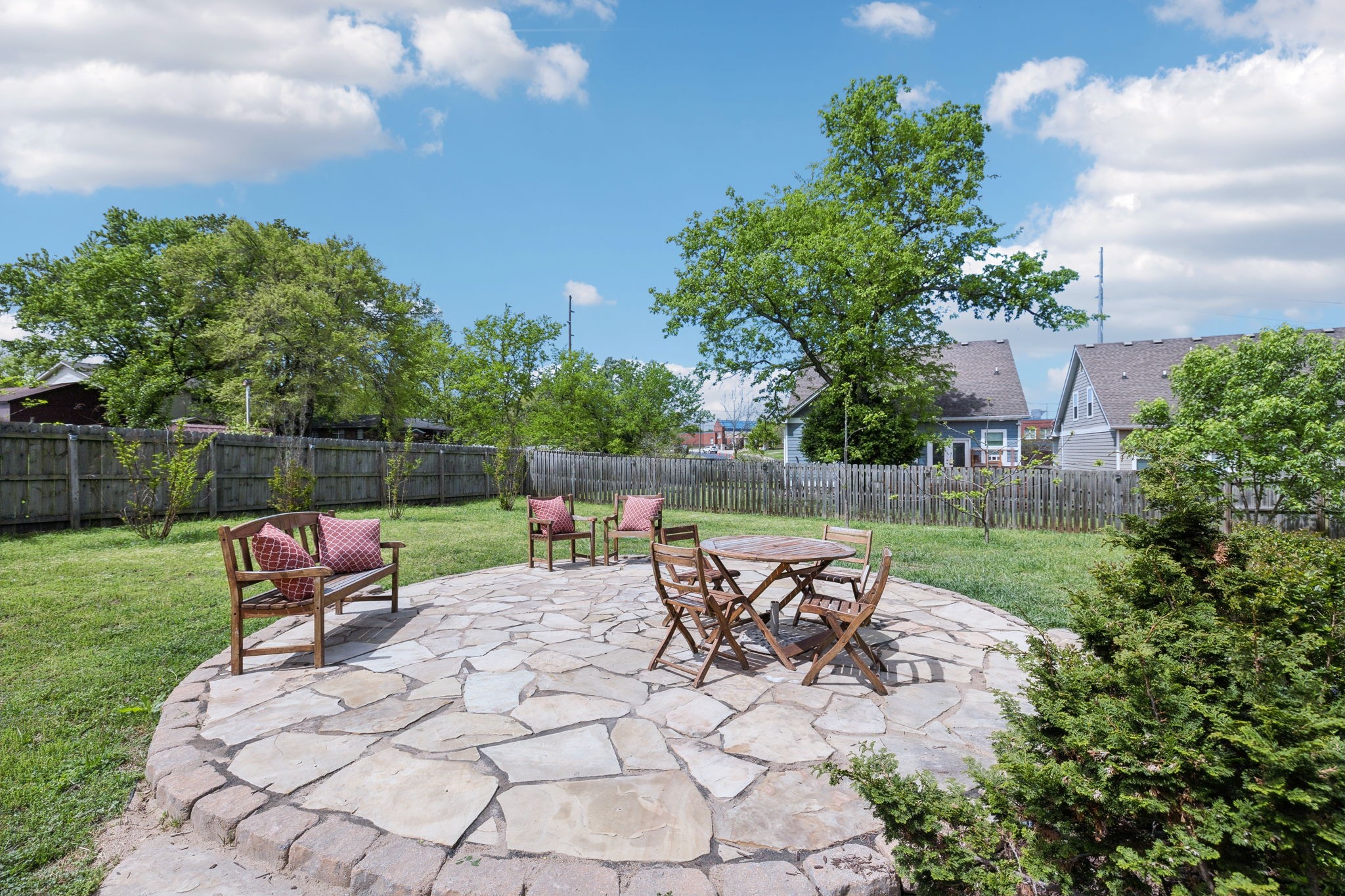 712 Ellie Drive Madison, TN 37115 - Photo 33 of 35 a view of a chair and table in the garden