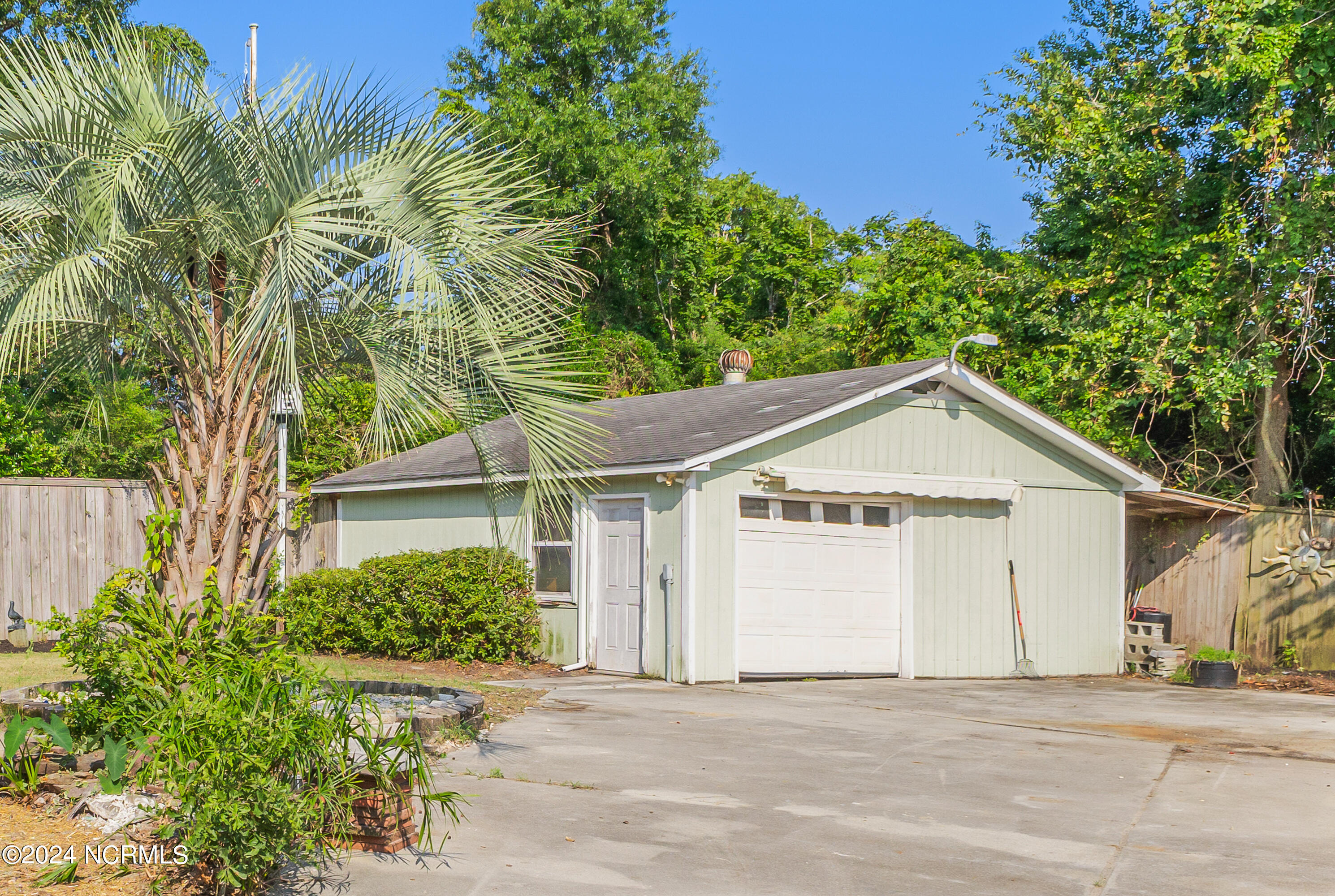 317 Richelieu Road Wilmington, NC 28412 - Photo 28 of 39 317 Richelieu-33