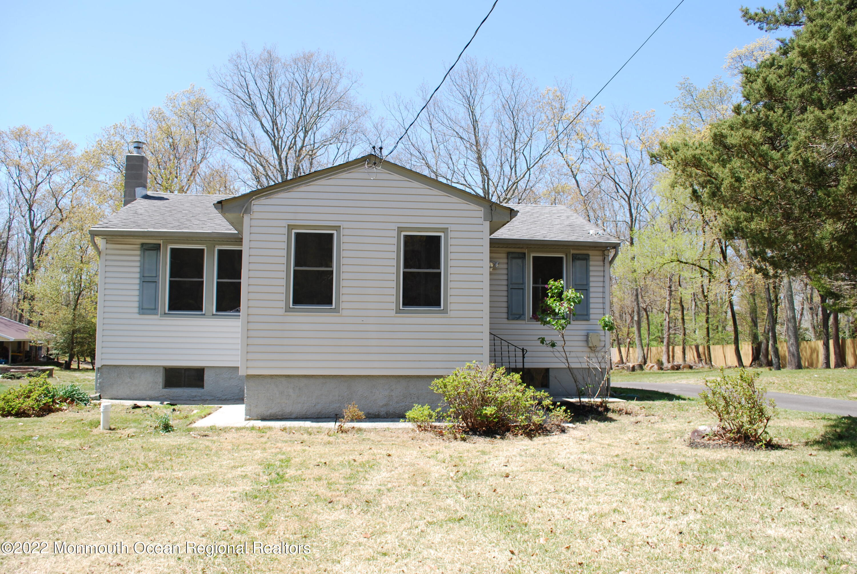 267 Stuart Street Howell, NJ 07731 - Photo 3 of 27 DSC_0009