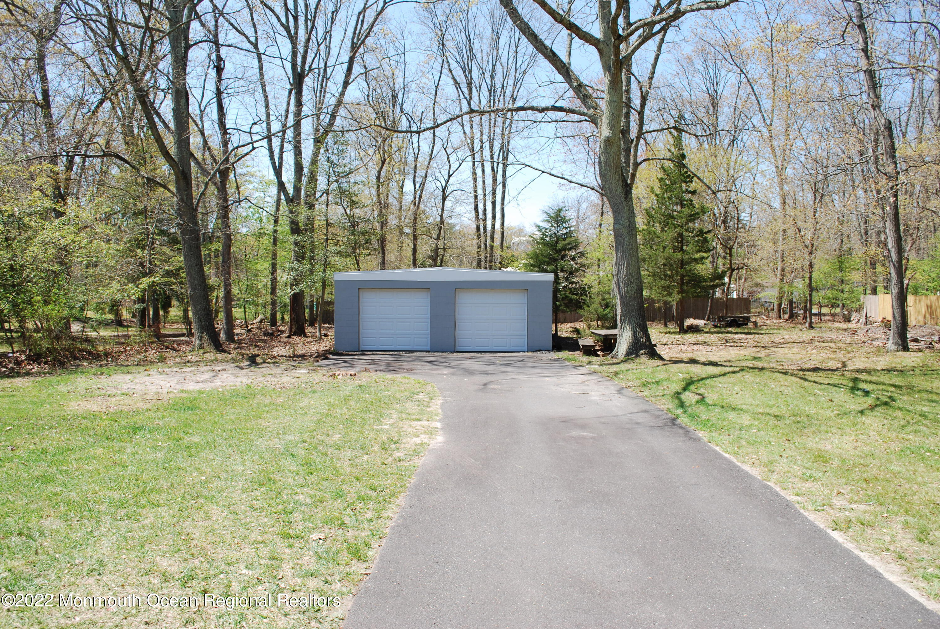 267 Stuart Street Howell, NJ 07731 - Photo 4 of 27 DSC_0011