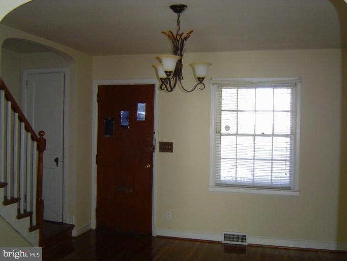 1473 Morris Road Southeast Washington, DC 20020 - Photo 3 of 16 Living Room #2
