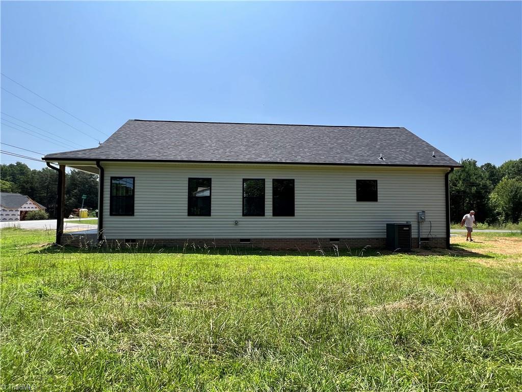132 Koontz Avenue Lexington, NC 27295 - Photo 23 of 25 Side view. Black trimmed Windows.