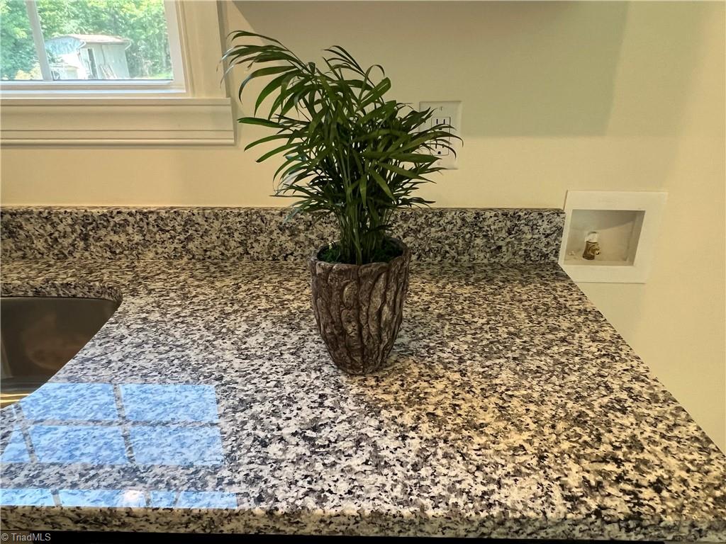 132 Koontz Avenue Lexington, NC 27295 - Photo 4 of 25