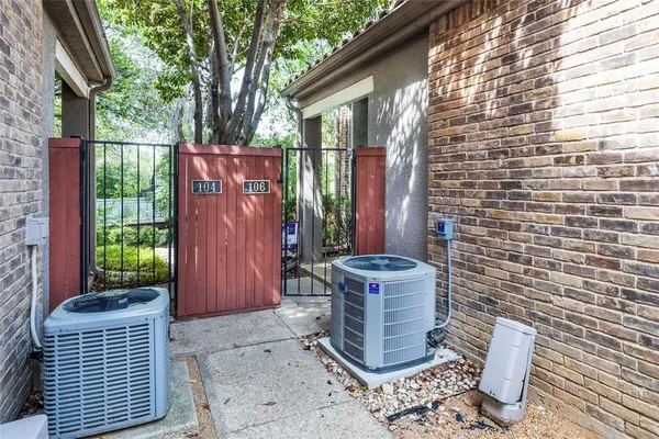 a view of an outdoor space