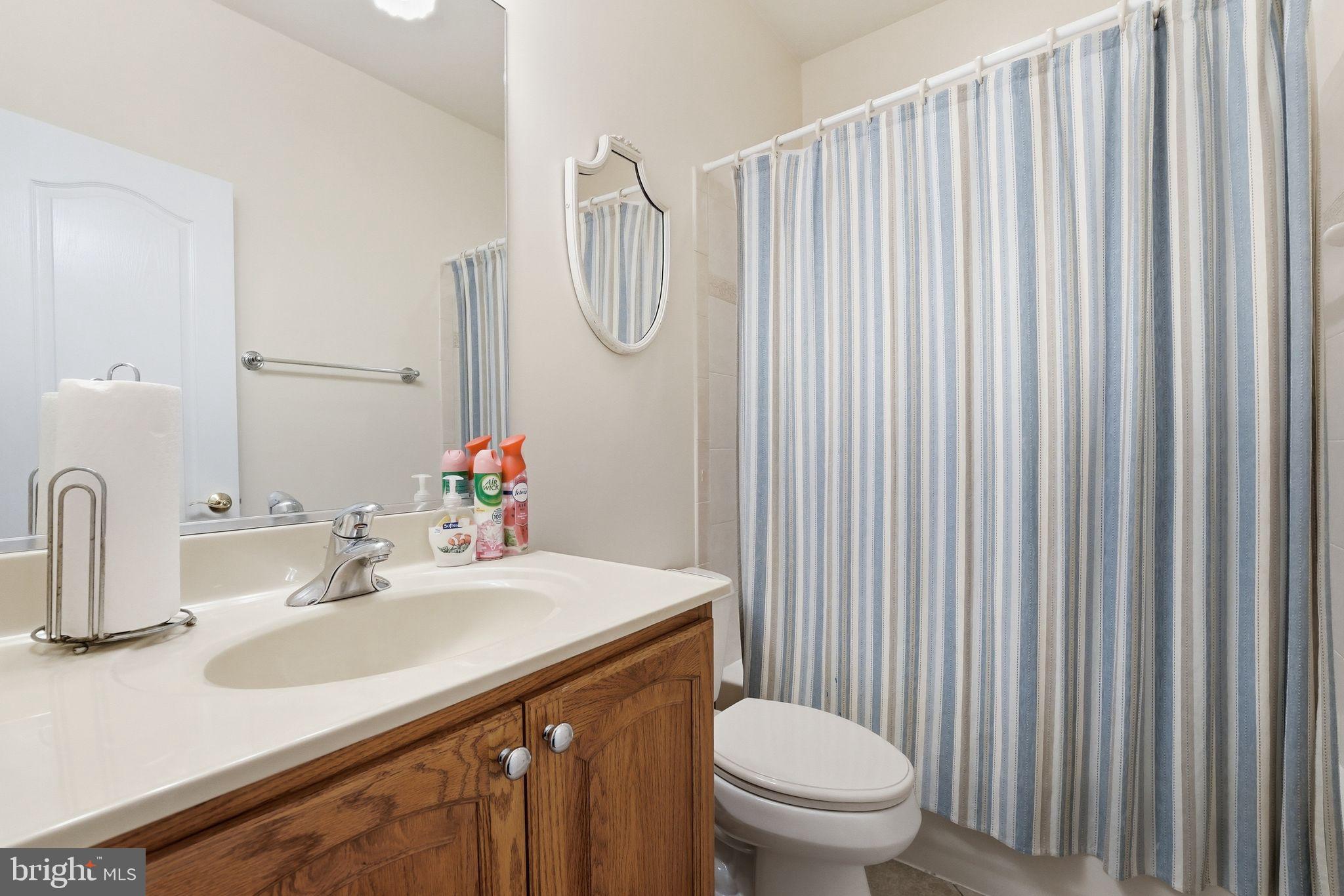 13301 Dumfries Road Manassas, VA 20112 - Photo 28 of 43 Hall Bath