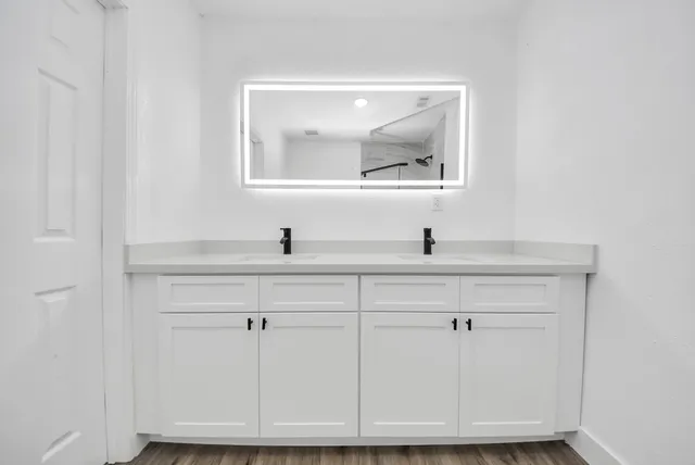 $2,050 | 1203 West 6th Street, Freeport, TX 77541