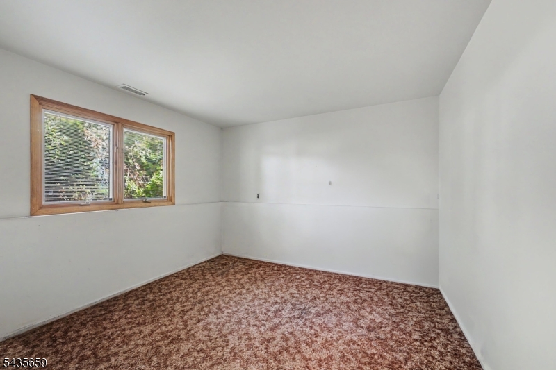 68 Yellow Brick Road Wayne, NJ 07470 - Photo 21 of 27