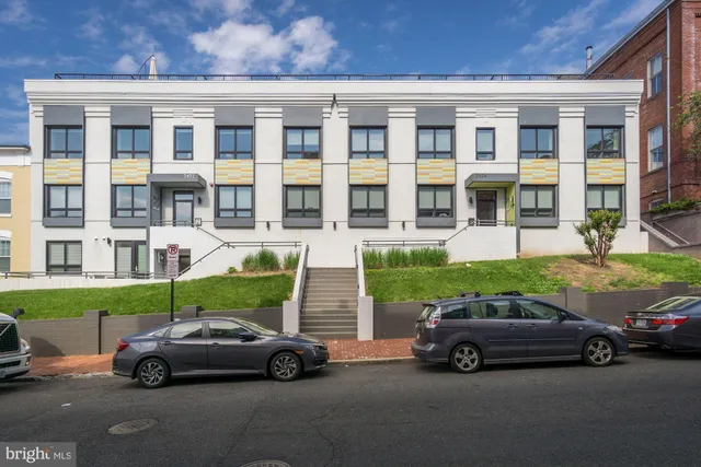 $2,495 | 2422-2424 17th Street Northwest, Unit 301, Washington, DC 20009