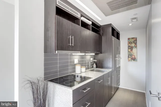 $2,495 | 2422-2424 17th Street Northwest, Unit 301, Washington, DC 20009