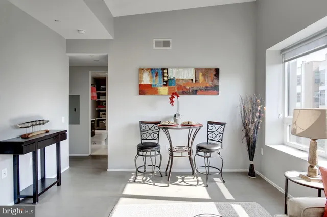 $2,495 | 2422-2424 17th Street Northwest, Unit 301, Washington, DC 20009