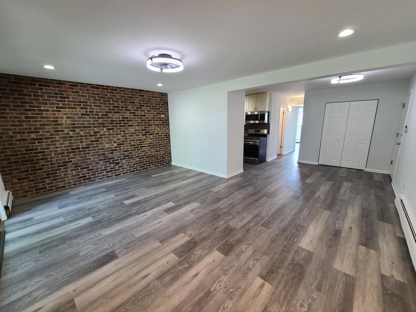 11800 South Komensky Avenue, Unit 203 Alsip, IL 60803 - Photo 2 of 10