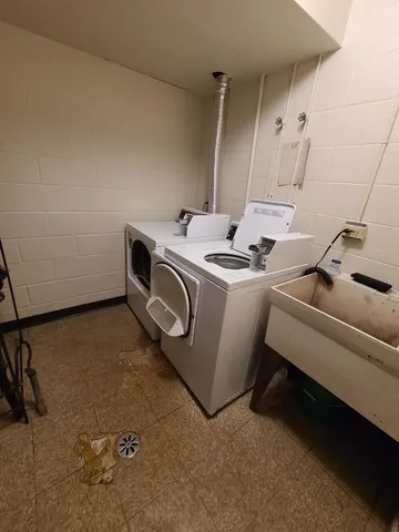 $137,500 | 11800 South Komensky Avenue, Unit 203, Alsip, IL 60803