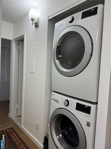 a close up view of a washer and dryer