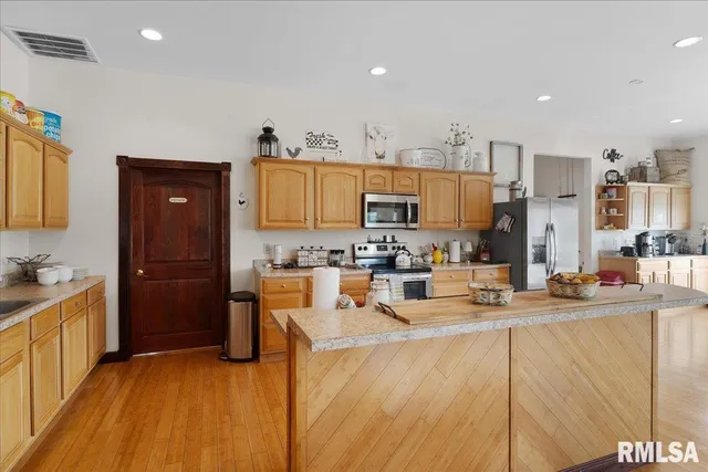 $1,300,000 | 6156 Chautauqua Road, Murphysboro, IL 62966