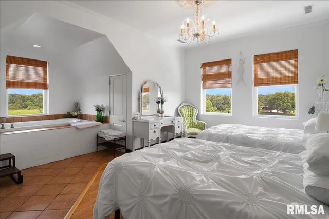 $1,300,000 | 6156 Chautauqua Road, Murphysboro, IL 62966