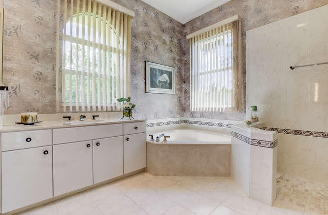 10640 154th Road North Jupiter, FL 33478 - Photo 16 of 26 10640 154th Rd N Jupiter FL-small-019-20