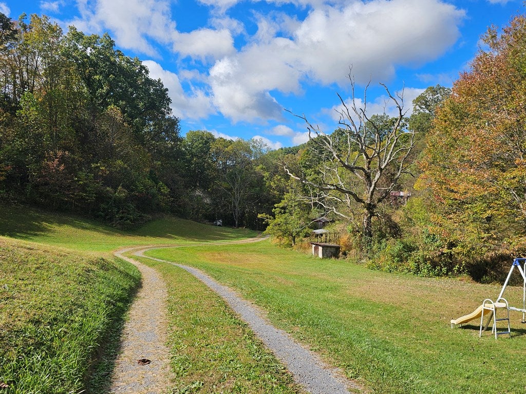 427 Scenic Road Raven, VA 24639 - Photo 26 of 29 Gallery Image 26